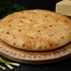 Осетинский пирог с картошкой и зеленым луком