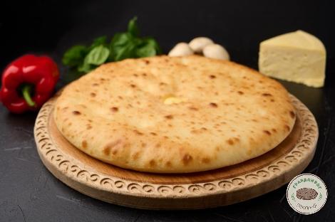 Осетинский пирог с курицей, сыром и болгарским перцем