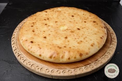 Осетинский пирог с капустой и орехами