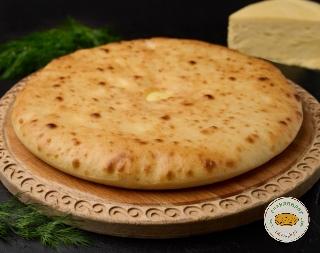 Осетинский пирог с сыром и ветчиной