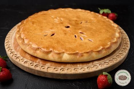 Осетинский пирог с клубникой