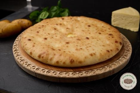 Осетинский пирог с семгой и картошкой