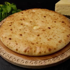 Пирог с осетинским сыром и моцареллой